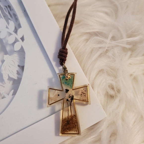 Beautiful Long Necklaces Bundle (Both Necklaces in the pictures included) - Picture 3 of 5